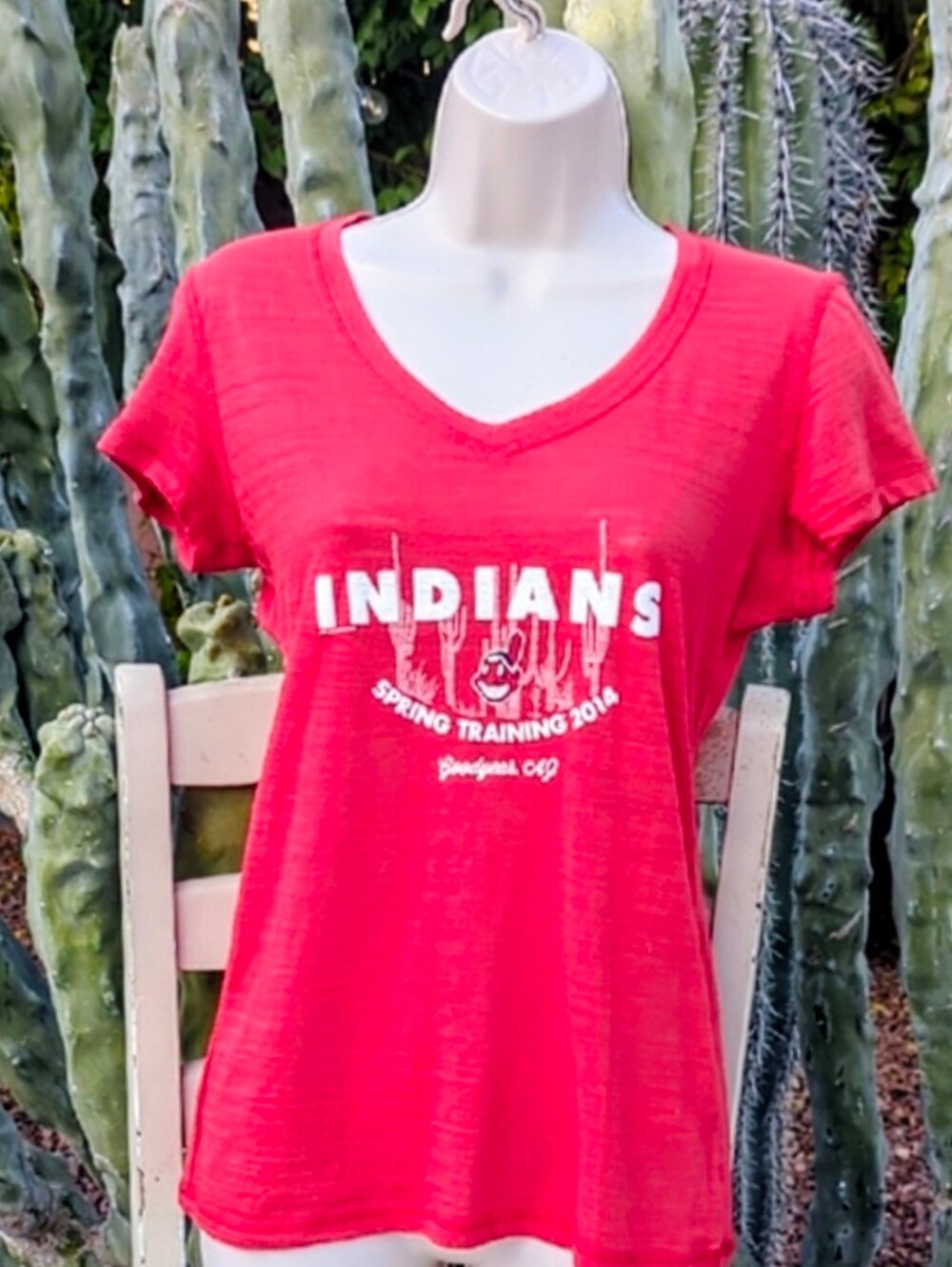 Cleveland Indians 2014 Spring Training Red Burnout V-Neck Tee S Chief Wahoo